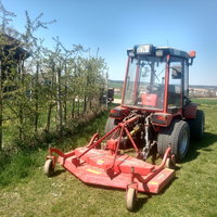 Rasenmäher auf Traktor vonBaumpflege/Gartenbau Kölnberger